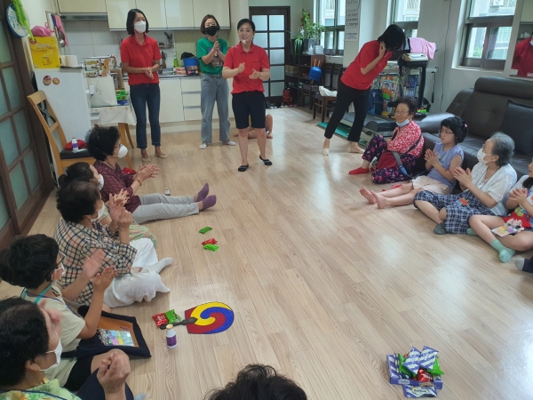 어르신놀이협동조합 사진