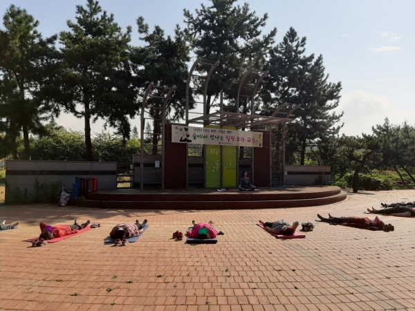 지난해 ‘숲에서 만나는 힐링 요가 교실’ 운영 모습