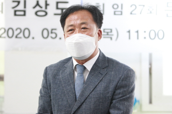 문성원 대전시의원이 20일 대전 중앙고 총동문회장 이취임식에서 취임사를 하고 있다.