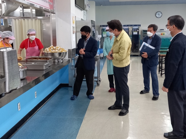 관내 학교 코로나19 방역 점검 장면