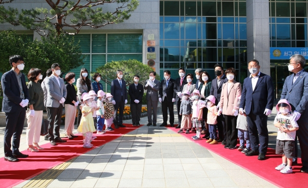 아동친화도시 인증 현판 제막식 개최