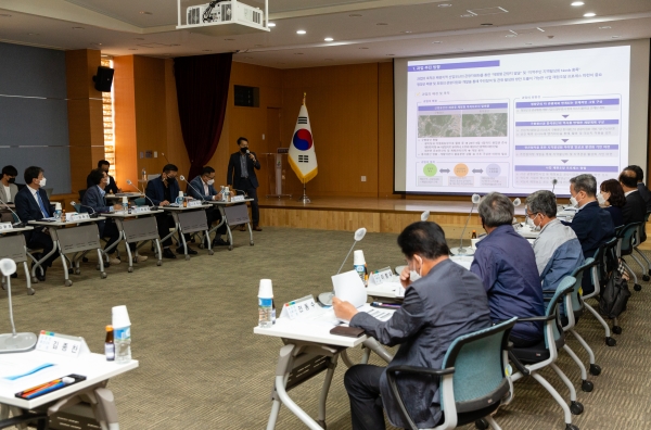 폐광지역(남양면 구봉광산, 장평면 중석광산) 관광자원화 방안 타당성검토 연구용역 최종보고회 개최 모습