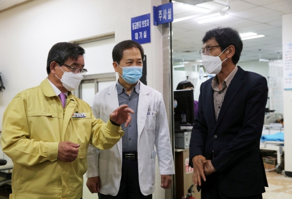 노박래 서천군수, 코로나19 예방접종 위탁기관 격려 방문