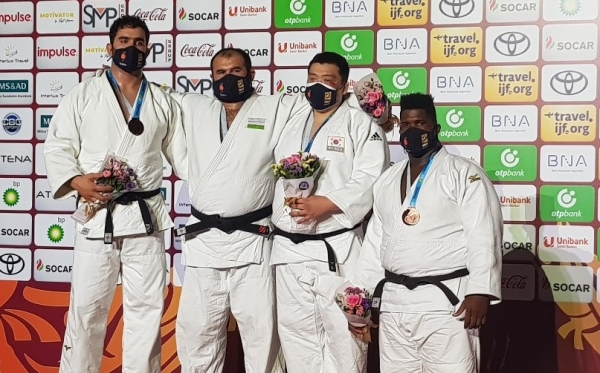 최광근 선수(오른쪽 두 번째)가 유도 세계대회에서 동메달을 획득했다.