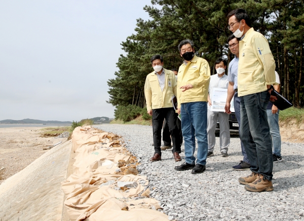 지난해 집중호우 관련 해수욕장 호안시설 피해현장 점검 모습(백사장)