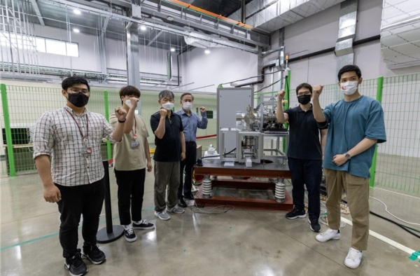 가속기연구센터, 중이온가속기 이온원 국내 최대 빔전류 인출 개시