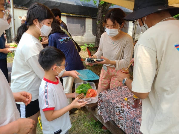 지난 5일 로하스캠핑장 일원에서 ‘대덕구와 함께하는 탐&탐 과학여행’ 행사를 펼쳤다