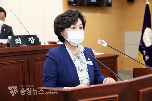 5분 발언하는 전재옥 태안군의원