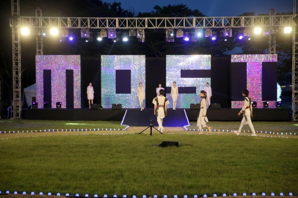 지난 모시옷 패션쇼 모습