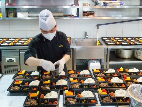 천안시 식사지원사업을 위해 천안웨딩베리컨벤션이 후원한 도시락