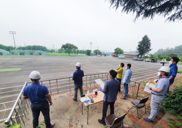 지난 14일 (구)성실중학교 축구장에서 '2021년 춘장대해수욕장 해상 인명구조 드론 조종자' 채용 면접 실기평가 진행