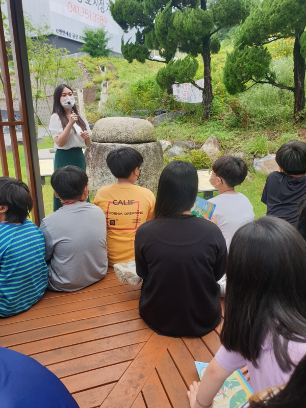 어린이역사문화교실 ‘생명의 태를 담다’ 교육 모습