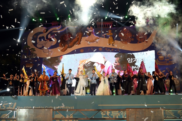 민선7기 3년 성과 - 65회 백제문화제개막 주제공연 사진