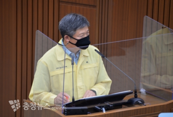 현안질문하는 유철규 세종시의회 의원