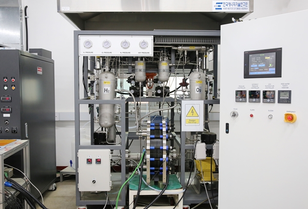 10kW 알칼라인 수전해 스택 및 운전 장치