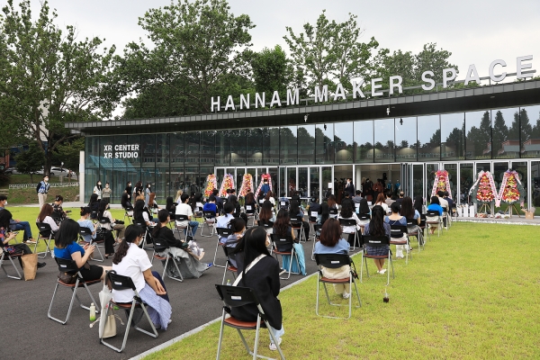 의류학전공 제30회 졸업전시회 모습