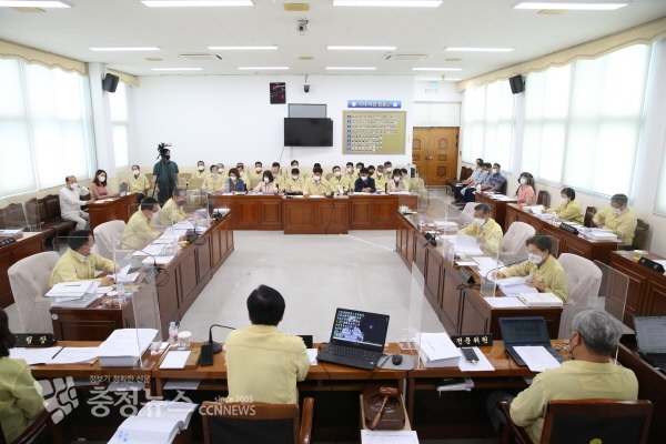 서천군의회 행정사무감사 모습