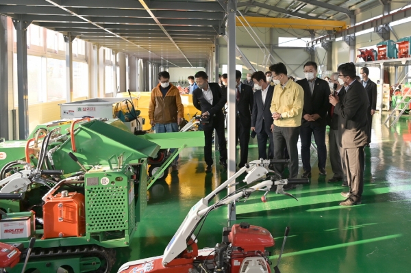 농업기계 임대사업소 사진