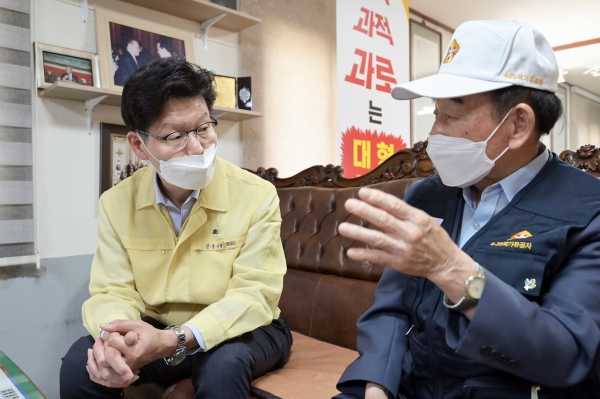 김정섭 공주시장, 6.25전쟁 71주년 기념 참전유공자 위문