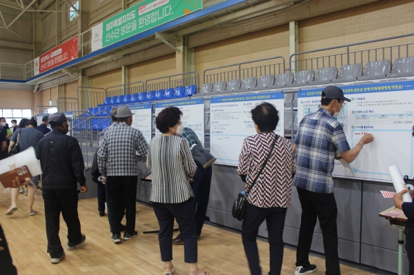한산면주민자치회, 2021년 주민총회 현장투표 진행 모습