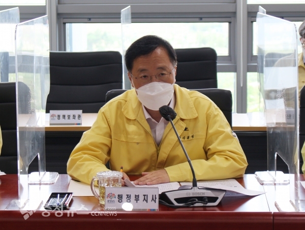 이필영 충남도 행정부지사가 5일 실국원장회의를 통해 "결산심사 자료 제출 오류는 집행부 불찰이며 재발을 막아야 한다"고 강조했다.