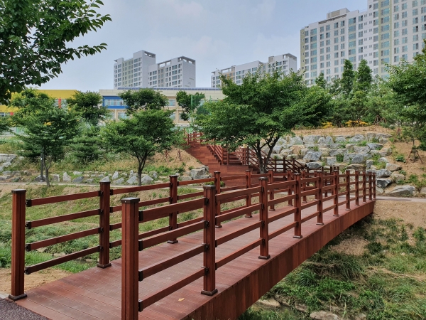 차암동에 위치한 완충녹지에 ‘도시숲과 자연순환형 산책로’ 조성 모습