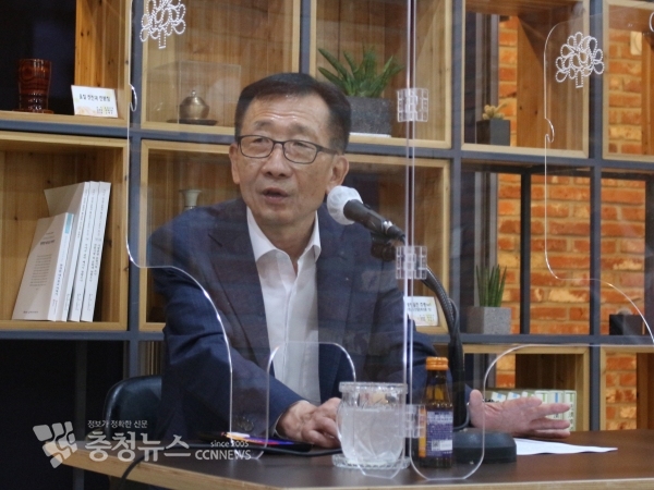 권희태 충남자치경찰위원장이 7일 도청 프레스센터에서 간담회를 열고 "보이스피싱 사전 예방, 정신질환자 보호 등에 역점을 두겠다"고 말했다.