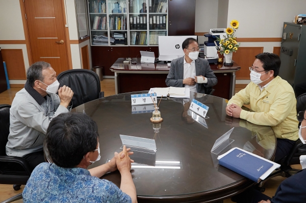 오세현 아산시장, 관내 자동차 부품기업 ㈜케이디 현장 방문 모습