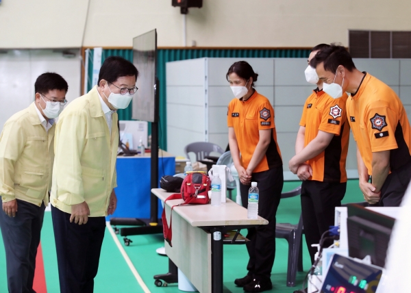 장종태구청장,  서구예방접종센터 점검 및 격려사진