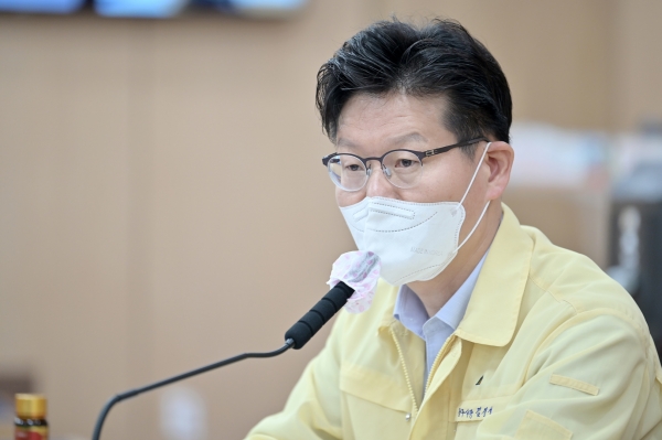 지난 19일 시청 대백제실에서 열린 주간업무보고회 개최 모습