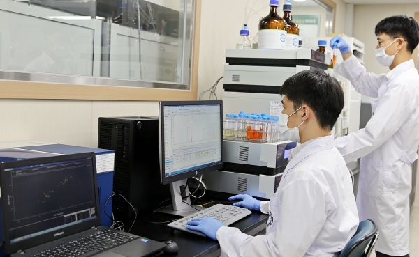 한국농수산식품유통공사, 농산물 안전성 검사 모습