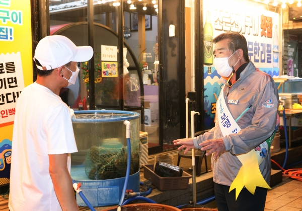 김동일 시장, 방역활동 장면