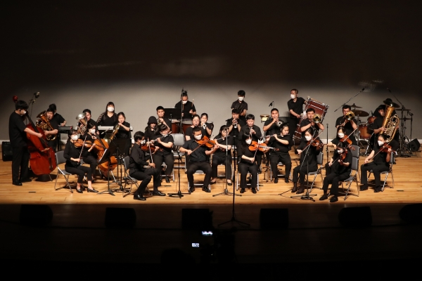 더 히스토리 콘서트 공연 장면