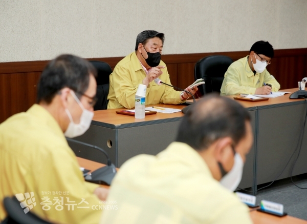 가세로 태안군수, 코로나19 확진자 추가 발생 관련 재난상황 보고회