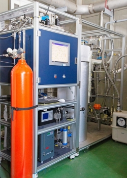 암모니아를 고온에서 촉매분해하여 수소를 생산하는 장치