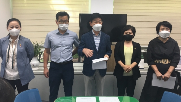 대전 중구의회 민주당 소속 의원들.