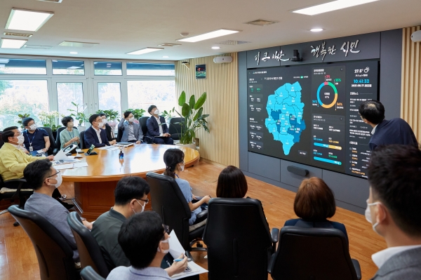 ‘아산시 빅데이터 통합 플랫폼’ 1단계 사업 완료보고회 장면