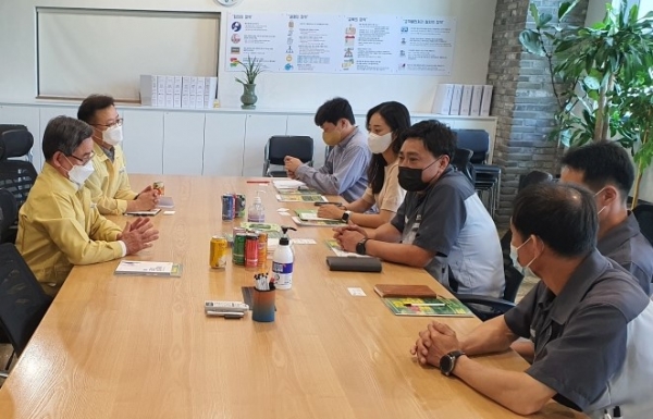 노박래 서천군수, 장항국가산단 기업 애로사항 청취 및 임직원 전입 독려(선진뷰티사이언스 방문 모습)