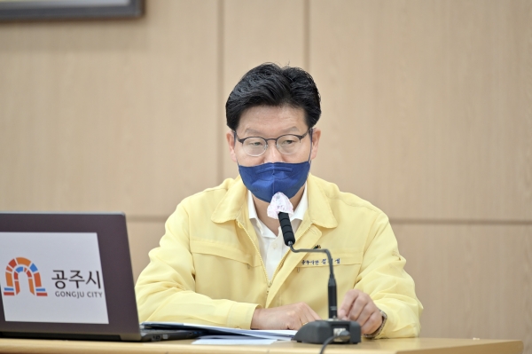 지난 23일 시청 대백제실에서 열린 주간업무보고회 개최