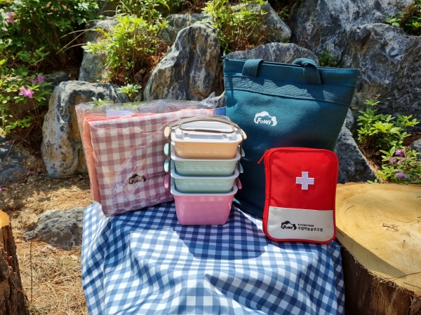 국립하늘숲추모원의 '지역상권 활성화 이벤트' 증정품 모음.