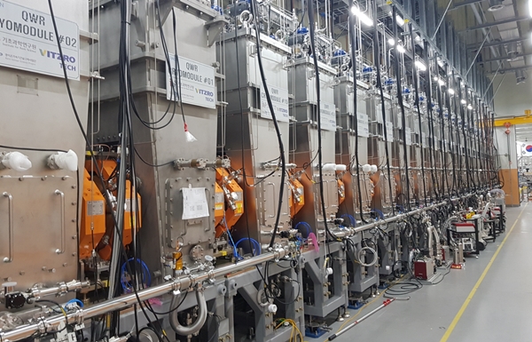 구축 중인 중이온가속기 저에너지 가속관 모습