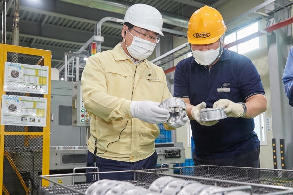 오세현 시장 공장 현장 방문 장면