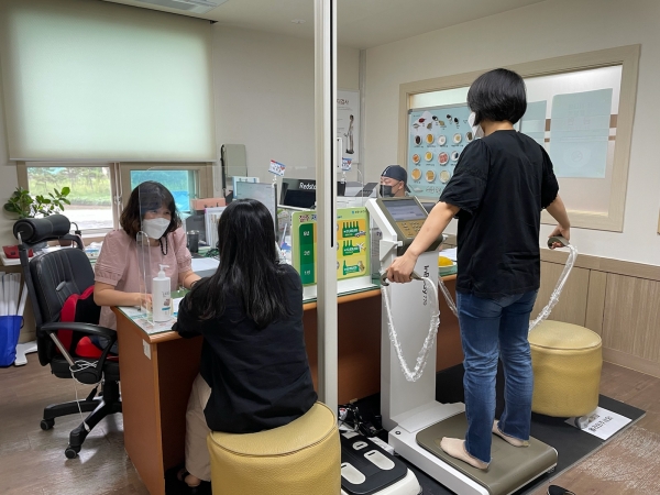 비만탈출교실 사전 상담 및 검사 진행 장면