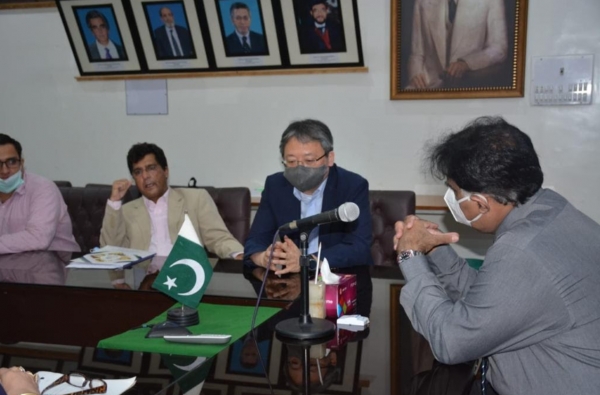 좌측부터 Rizwan Sukat, Masood Butt, 김재한 교수, Dr. Abid Hussain