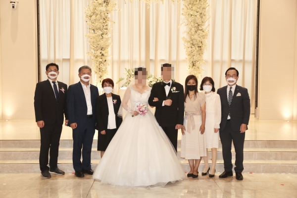 지난 5일 천안시 소재 베리컨벤션에서 두 번째 저소득다문화가정 무료결혼식이 진행