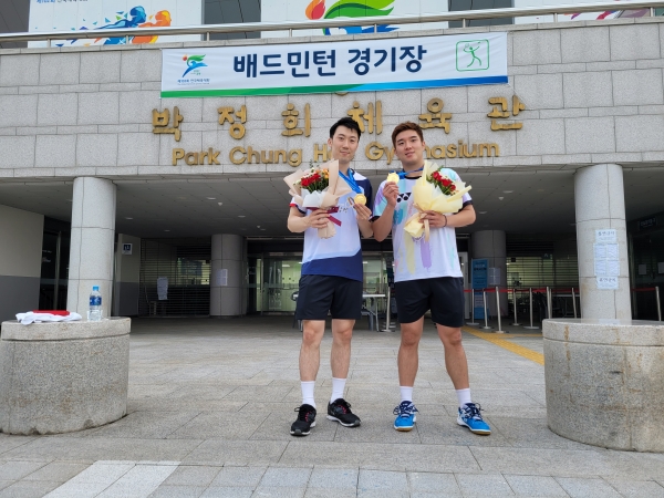 좌) 유연성, 우) 김기정 선수