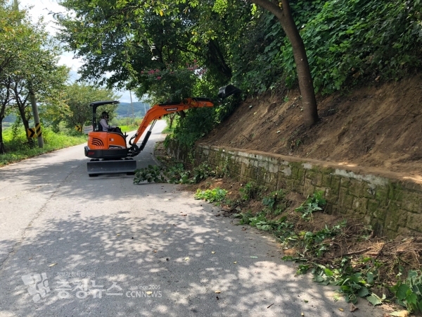 홍성군이 추계 도로정비에 나선다.