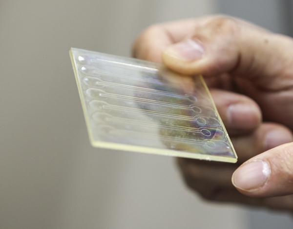 리포솜 대량 제조를 위한 미세유로칩