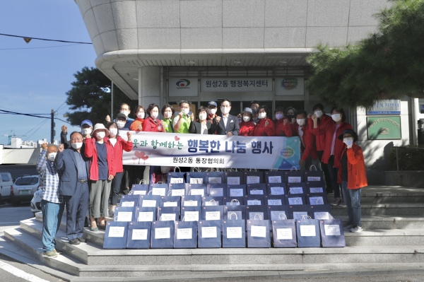 박상돈 시장, 추석맞이 어르신 위문 모습