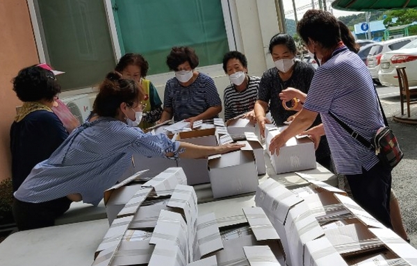 청양 정산지역 자원봉사자들 추석 상차림 전달